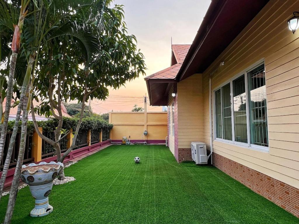 Mantra Pattaya Pool Villa With Jacuzzi In Pattaya-Pet-Friendly Praia de Jomtien Exterior foto