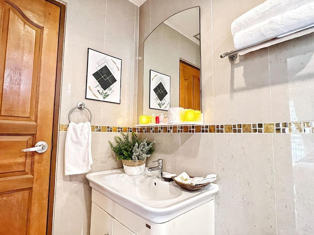 Mantra Pattaya Pool Villa With Jacuzzi In Pattaya-Pet-Friendly Praia de Jomtien Exterior foto